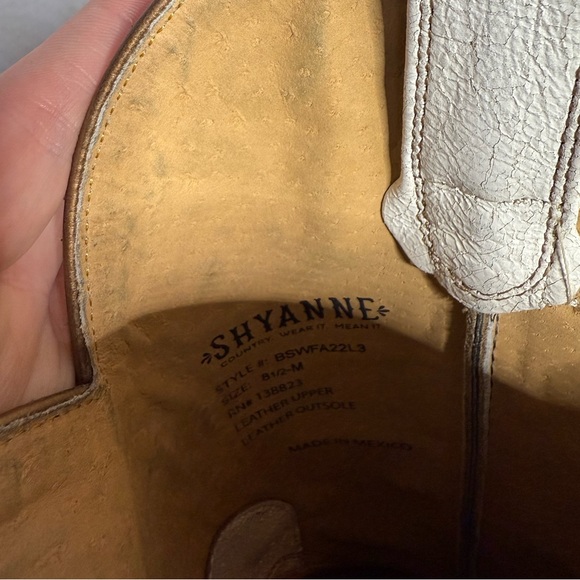 Shyanne Byrdie Crack Embroidered Western Boots - Picture 6 of 13